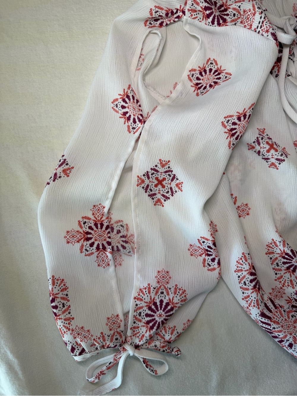 Maurices Womens XL Boho Blouse Medallion Print Lace Up Split Sleeve Tie Cuff - Picture 4 of 13